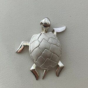 Sterling Silver  moving parts Turtle Pendant
